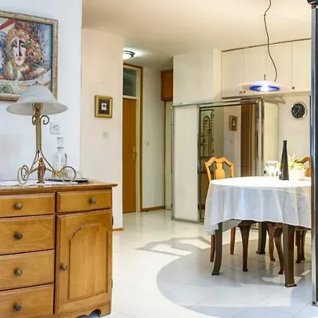 Comfort Two Bedroom Malu Апартаменты *